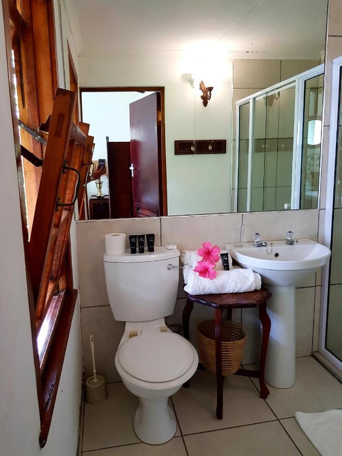 Royston Hall Historical Guesthouse Umtentweni ภายนอก รูปภาพ