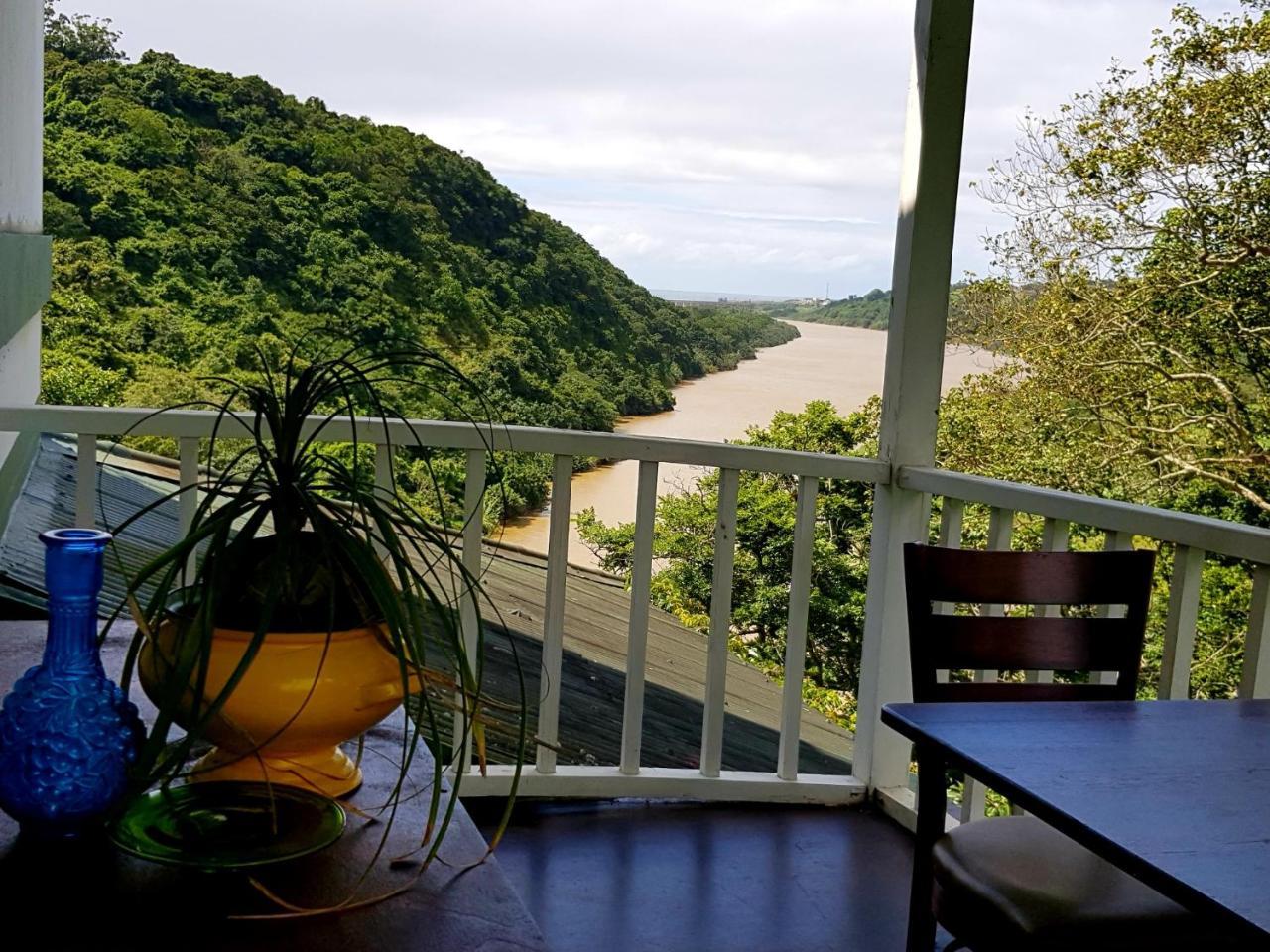 Royston Hall Historical Guesthouse Umtentweni ภายนอก รูปภาพ