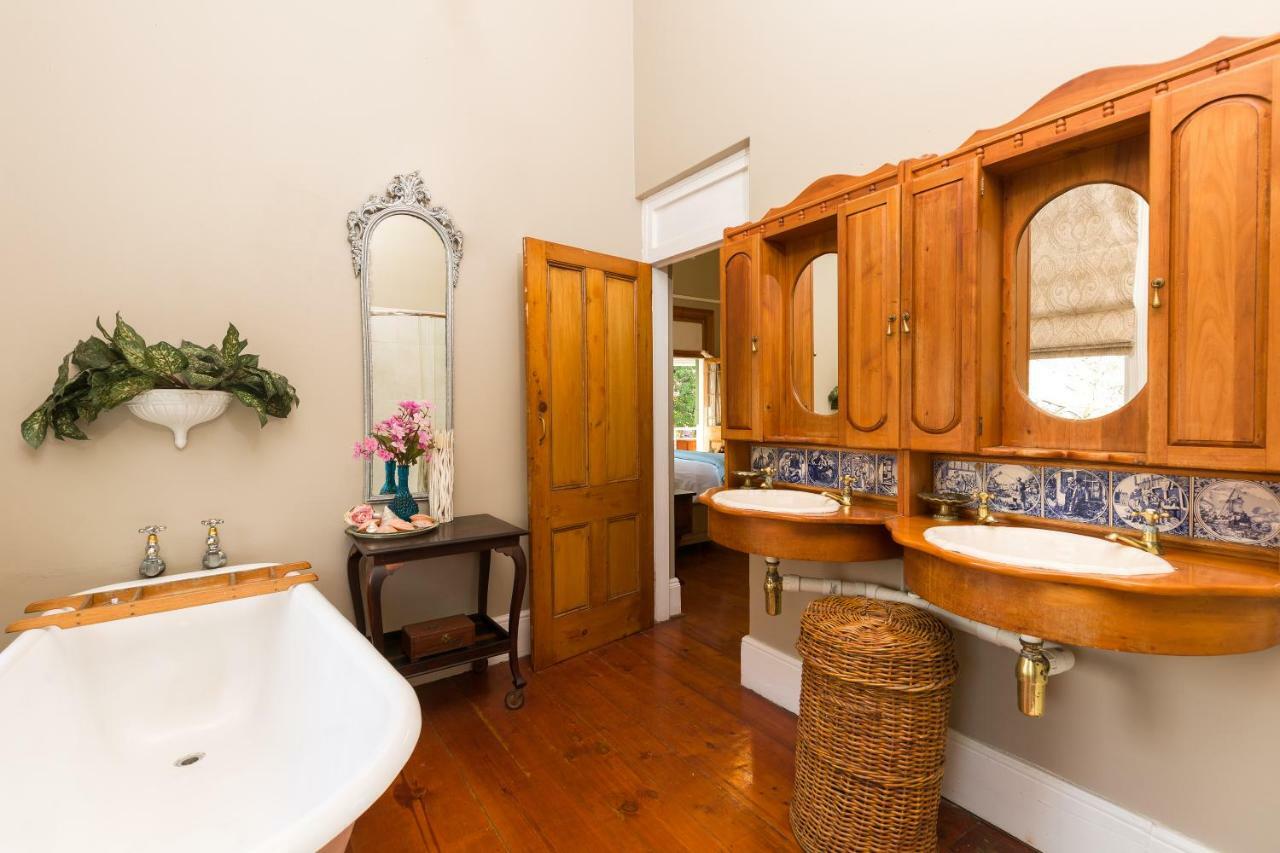 Royston Hall Historical Guesthouse Umtentweni ภายนอก รูปภาพ